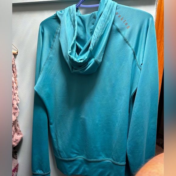 Oakley active wear zip up - Picture 7 of 7